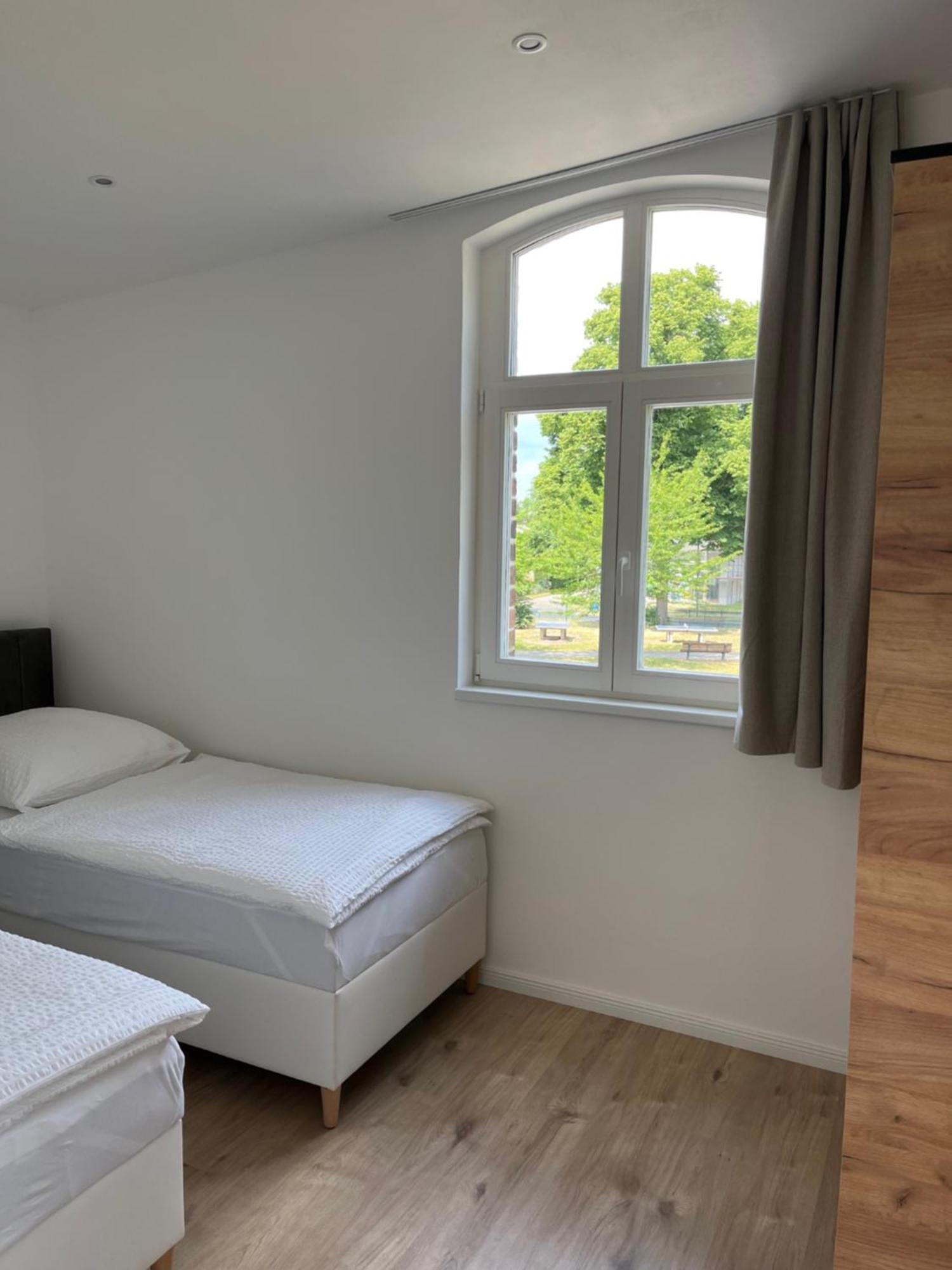 Remise 23A - 2Schlafzimmer Unterkunft Fuer 4-Koepfige Familie Schönefeld Extérieur photo